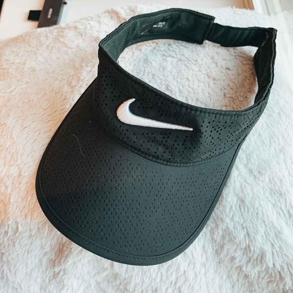 Nike visor